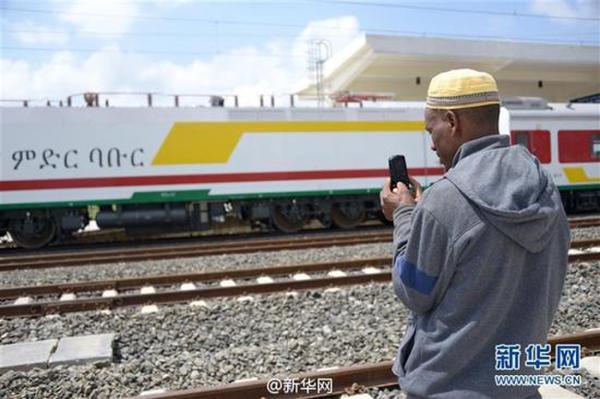非洲首條現(xiàn)代電氣化鐵路通車 車票大亮！